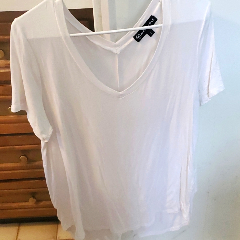 White v neck t shirt